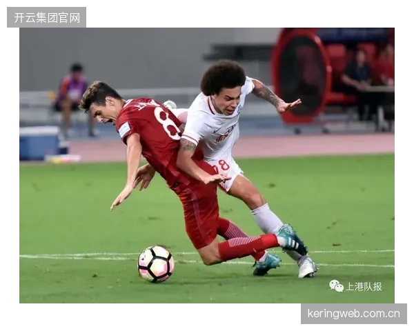 河南队依靠中场不知疲倦的逼抢，成功限制津门虎的组织串联
